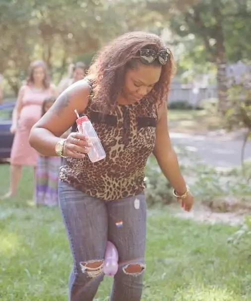 webbabyshower game don't let the water balloon break