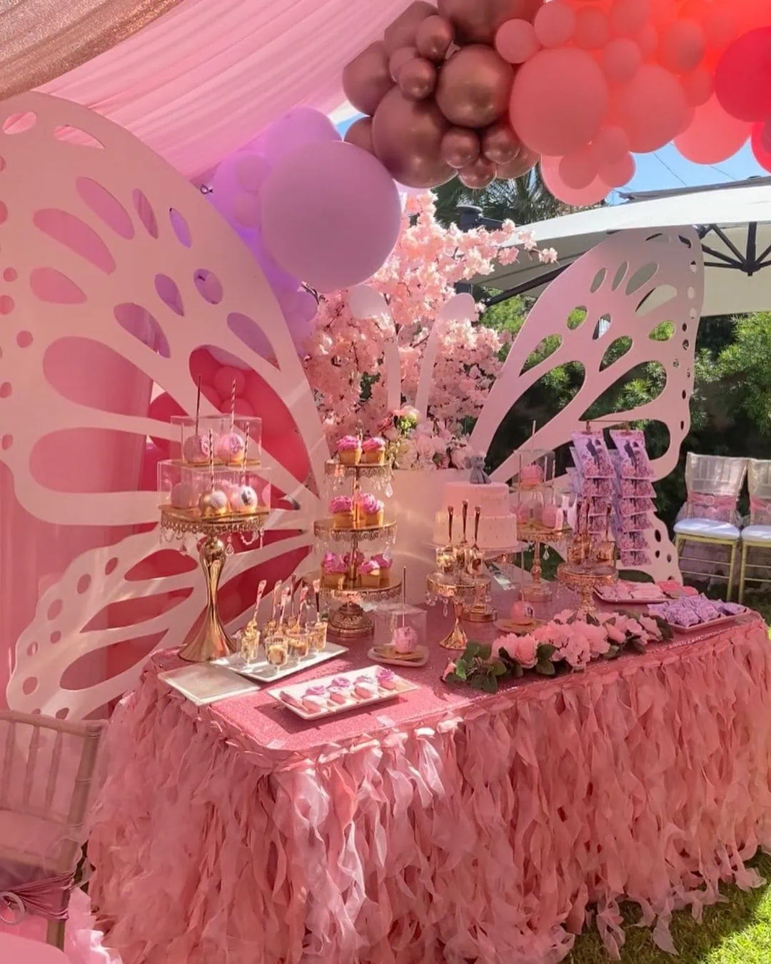 a picture of a butterfly baby shower organized by dazzlingpartydesigns in gardena california