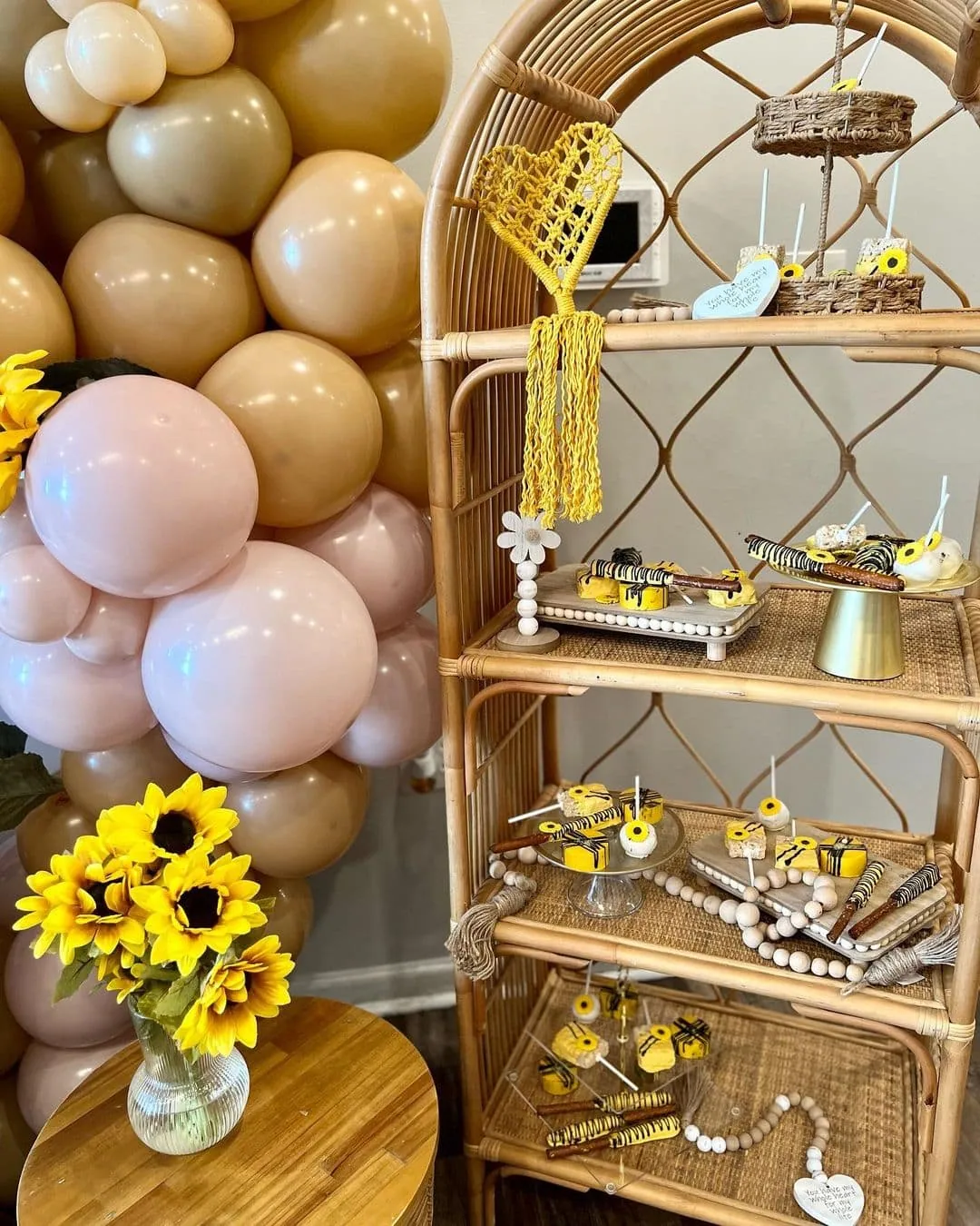 Sunflower baby shower theme 4 | WebBabyShower